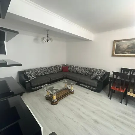 Private On A Sarandë